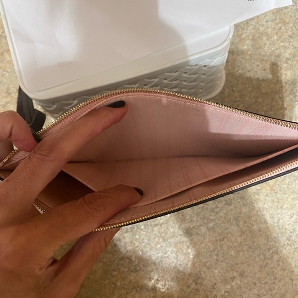 Authentic LV neverfull mm wristlet/ proof of purchase available upon request. - Picture 7 of 10